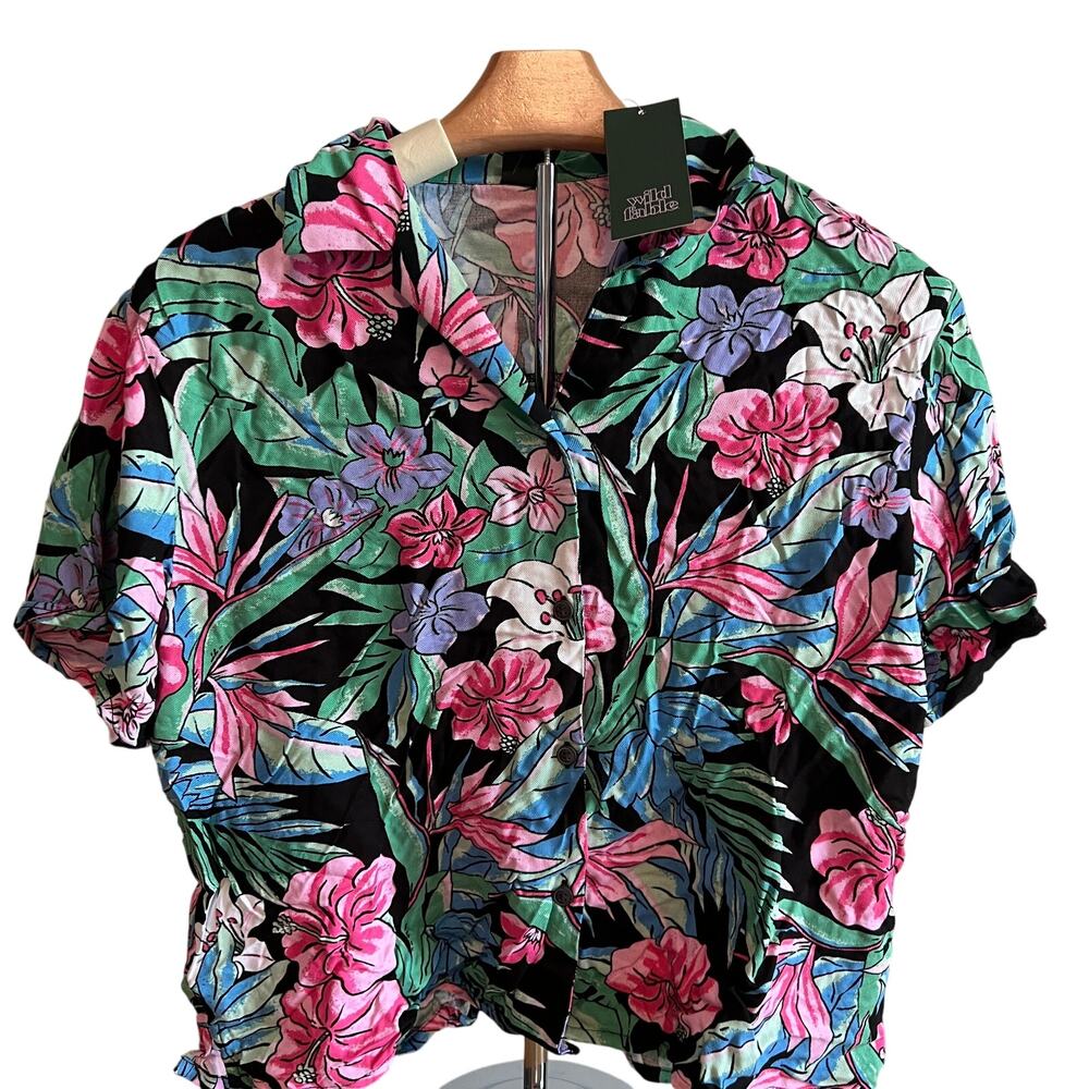 Wild Fable Women's Black Floral Short Sleeve Button Down Shirt - Size XS - NWT
